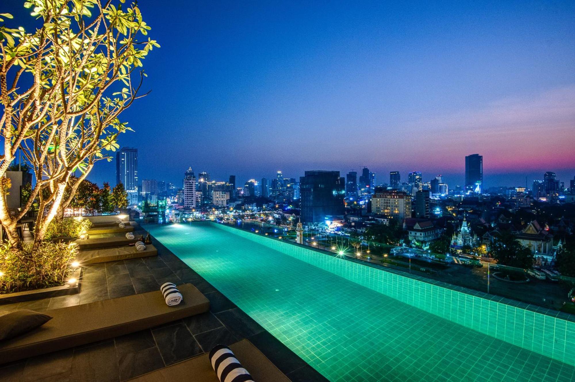 Glow Park Hotel Grand Royal Palace Phnom Penh Eksteriør billede