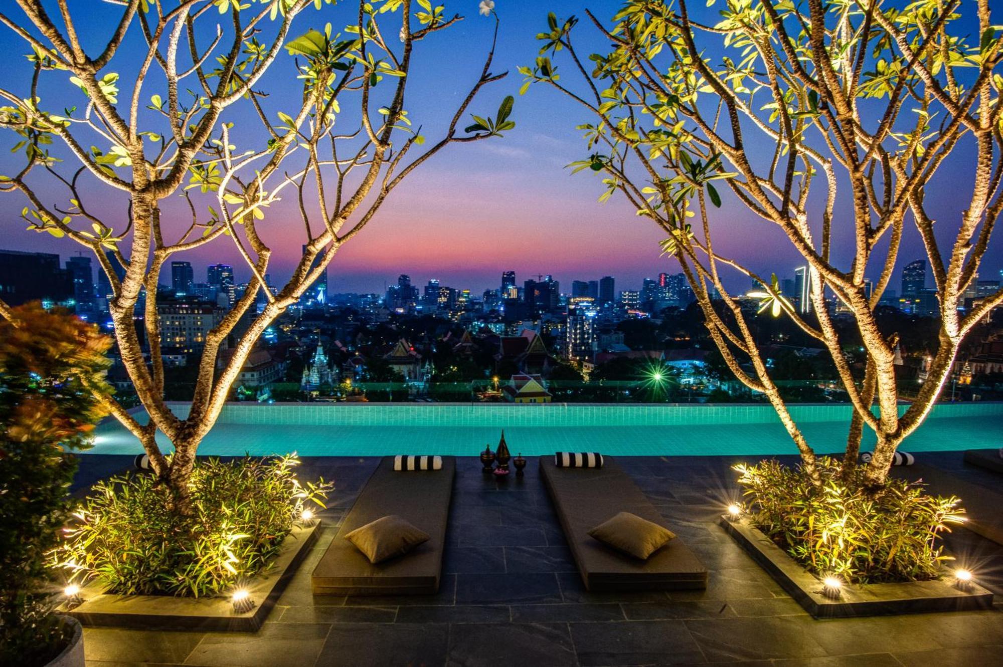 Glow Park Hotel Grand Royal Palace Phnom Penh Eksteriør billede