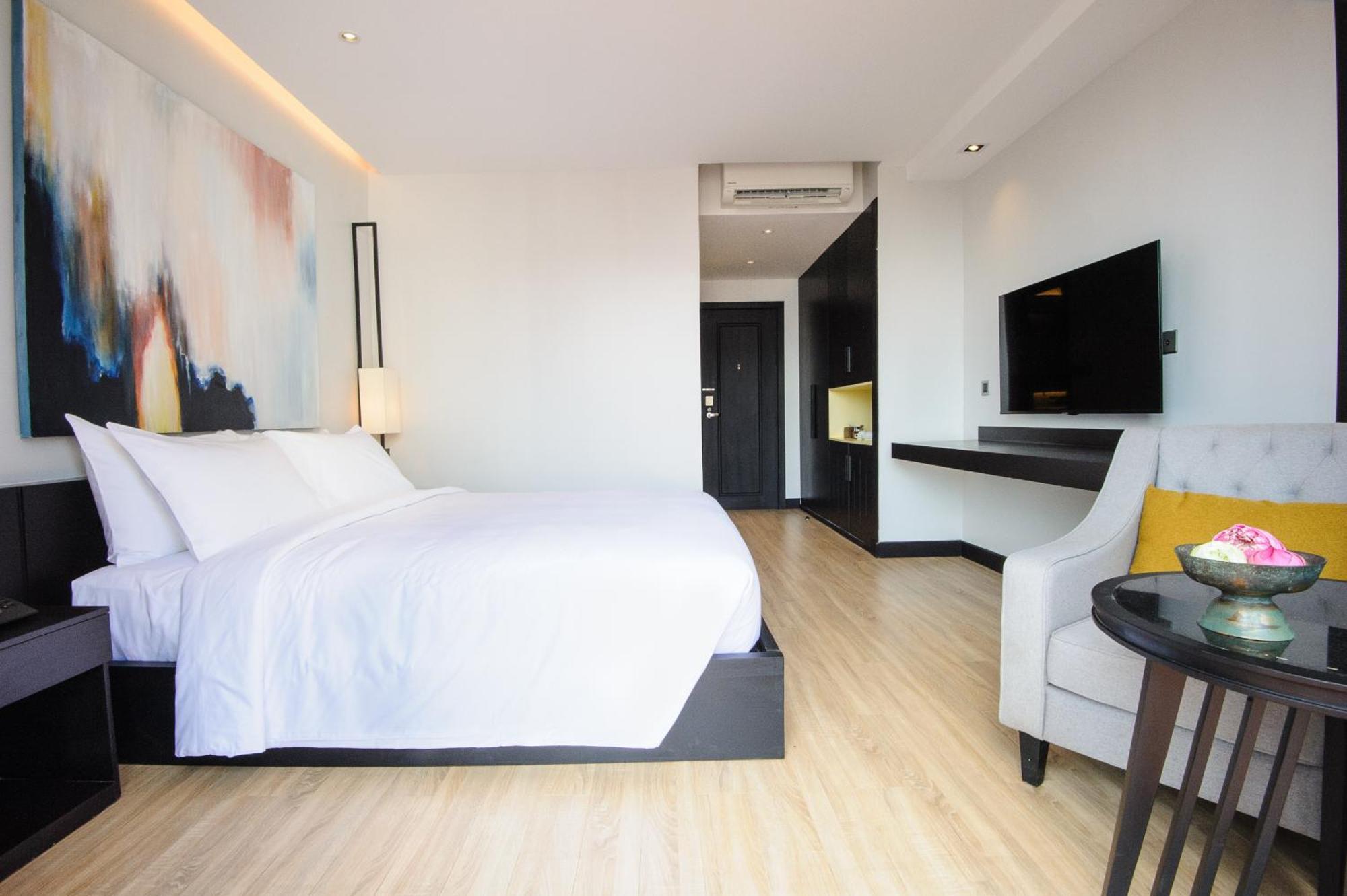 Glow Park Hotel Grand Royal Palace Phnom Penh Eksteriør billede